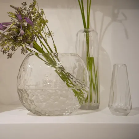 Reflet - Vase boule transparent H20 en verre soufflé à la bouche et gravé
