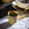 Sable - Gobelet H8 ocre en porcelaine