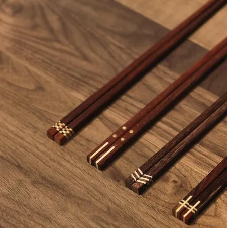 Tatami - Set de quatre paires de baguettes en bois naturel